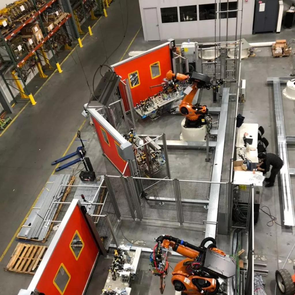 Programación e integración de robots industriales para Mercedes Benz